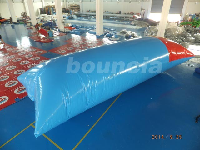 inflatable water jumping pillow