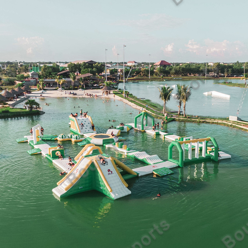 Inflatable Water Park With 100 Capacity For Lake Or Sea