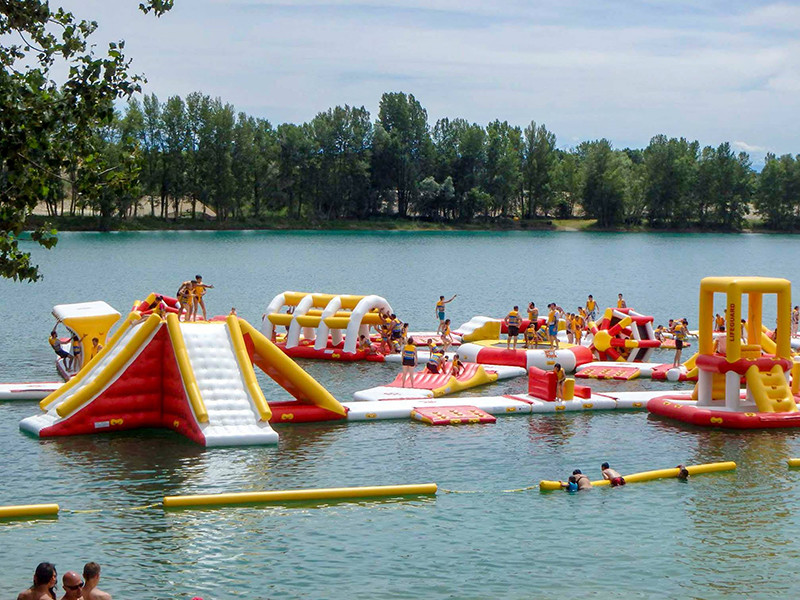 Flame Resistant Lake Inflatable Water Park Maximum 165 People Capacity